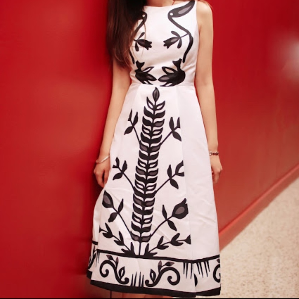 Alice + Olivia white black satin floral pattern